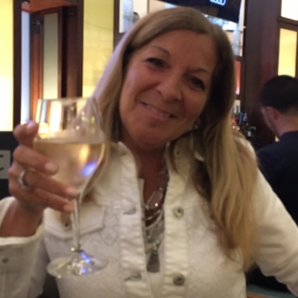 Meet your Posher, Monica - Picture 4 of 4